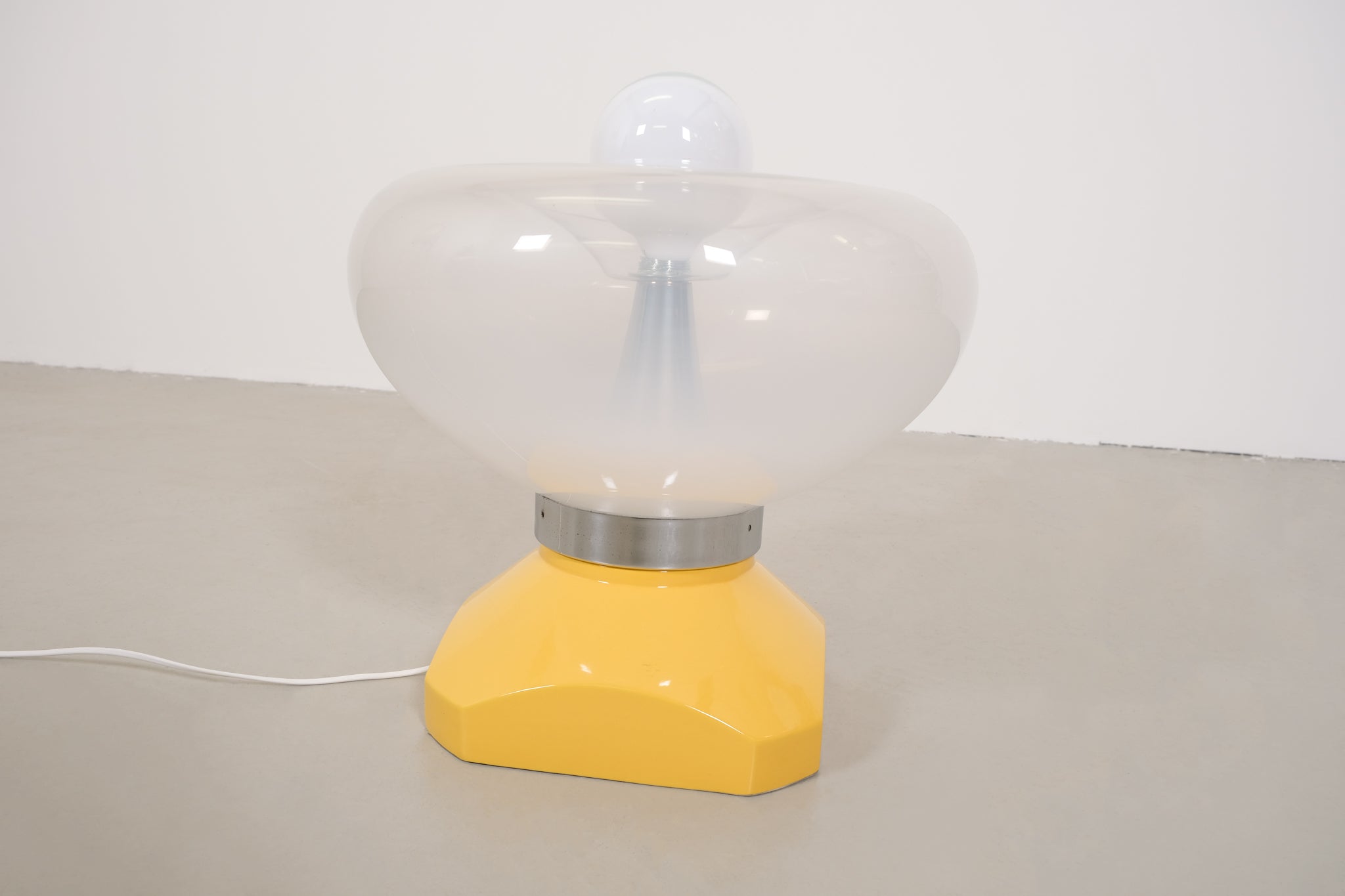 Yellow Italian space age lamp