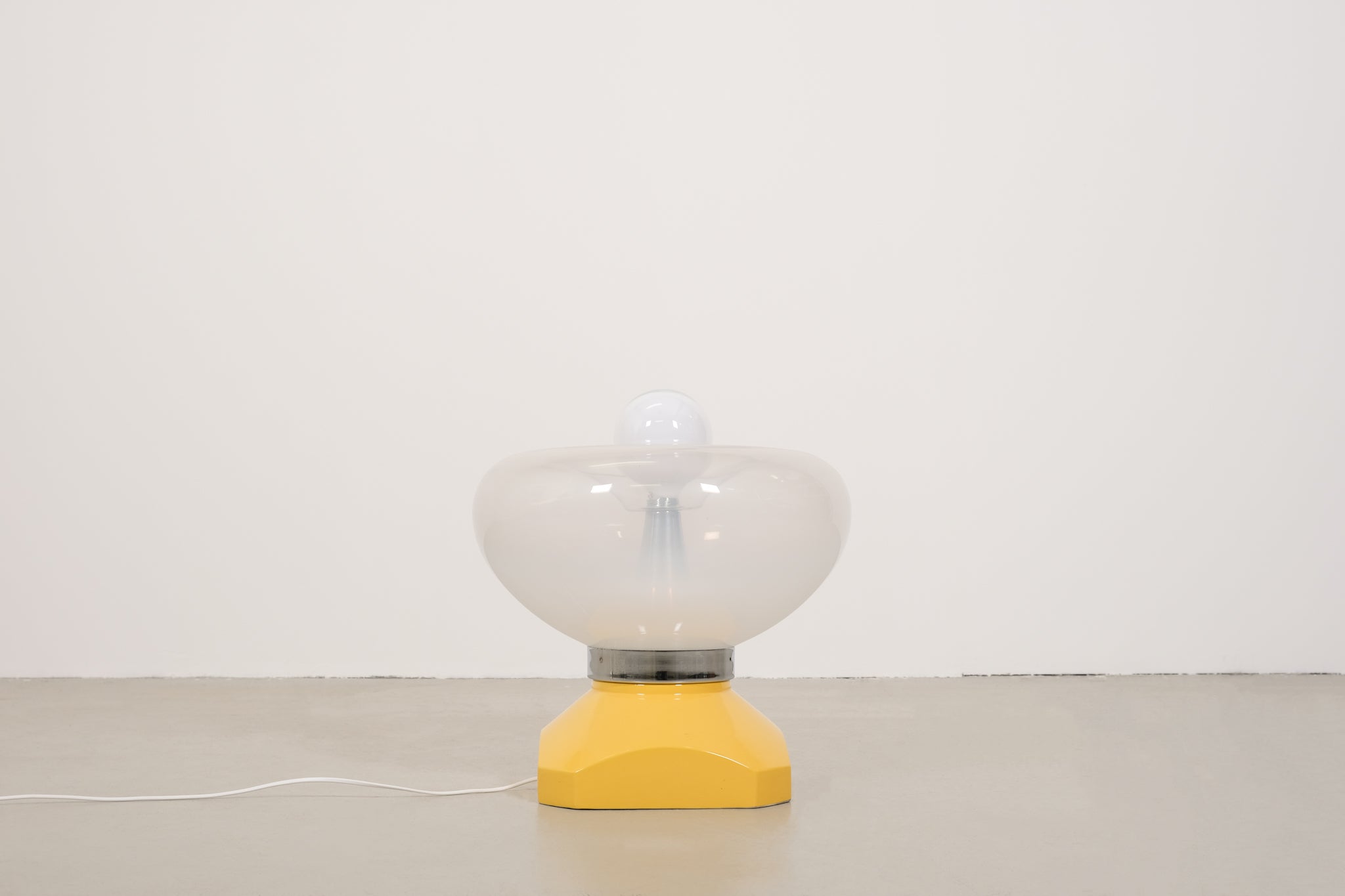 Yellow Italian space age lamp