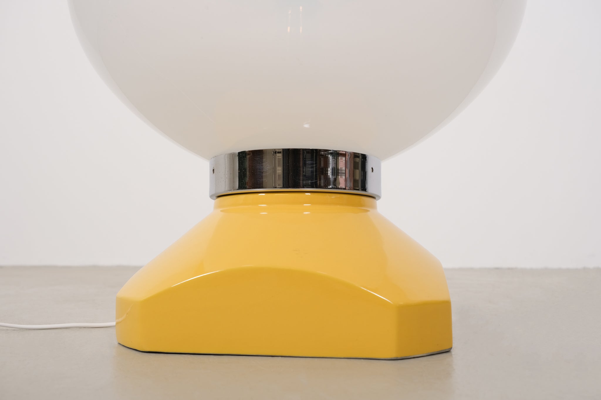 Yellow Italian space age lamp