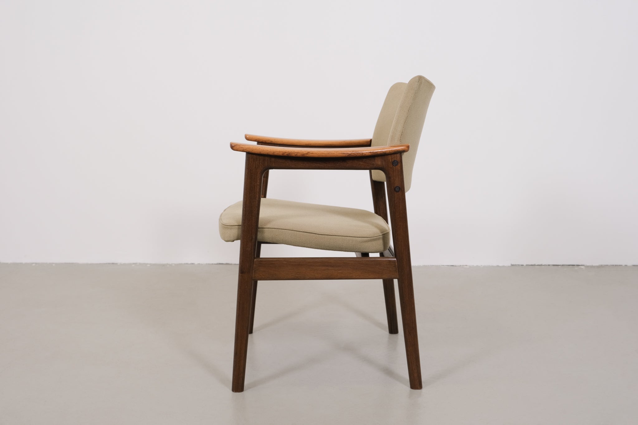 Erik Kirkegaard for Hong Stolefabrik chairs