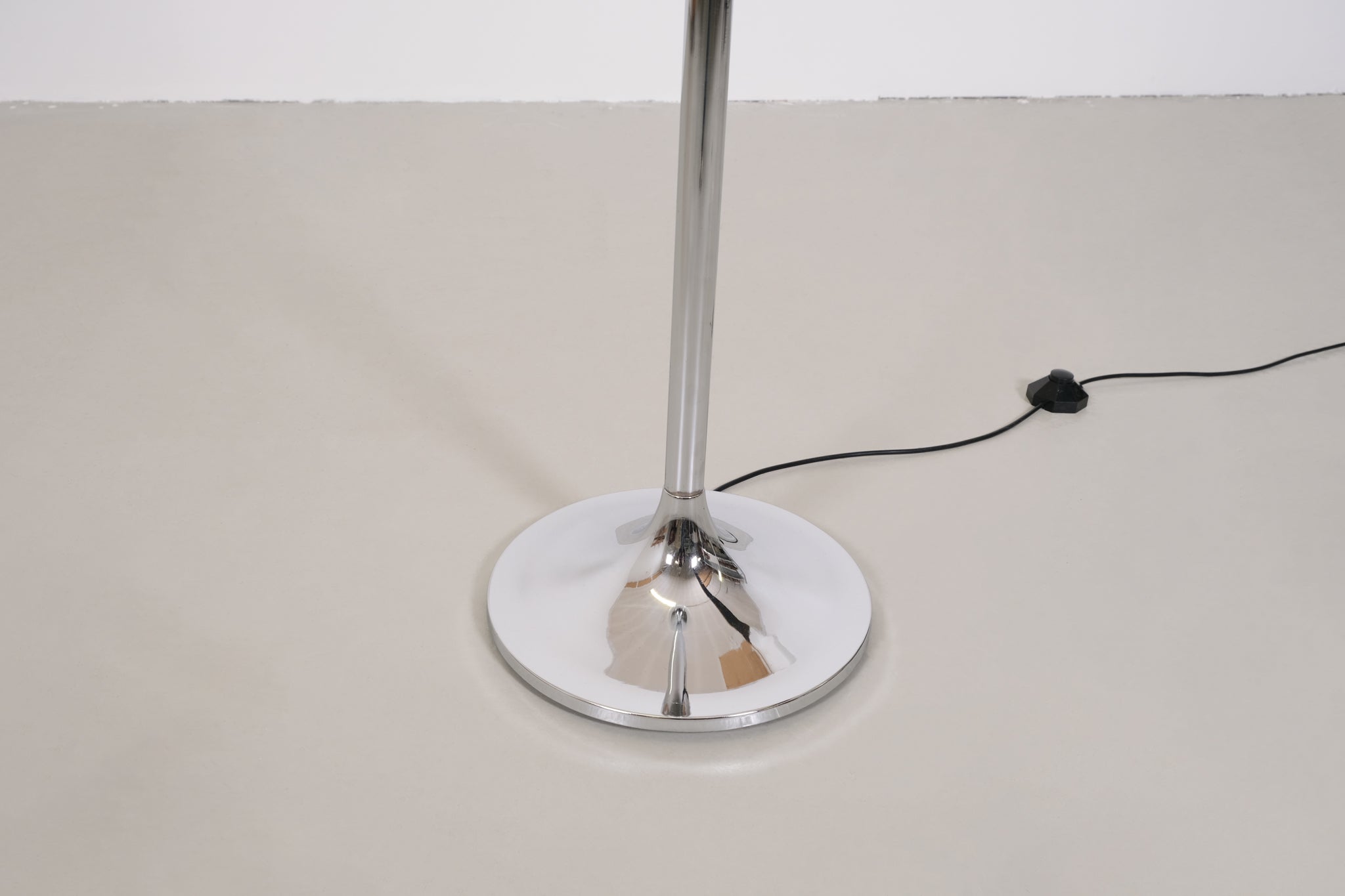 Italian Space Age Floor Lamp in Chrome