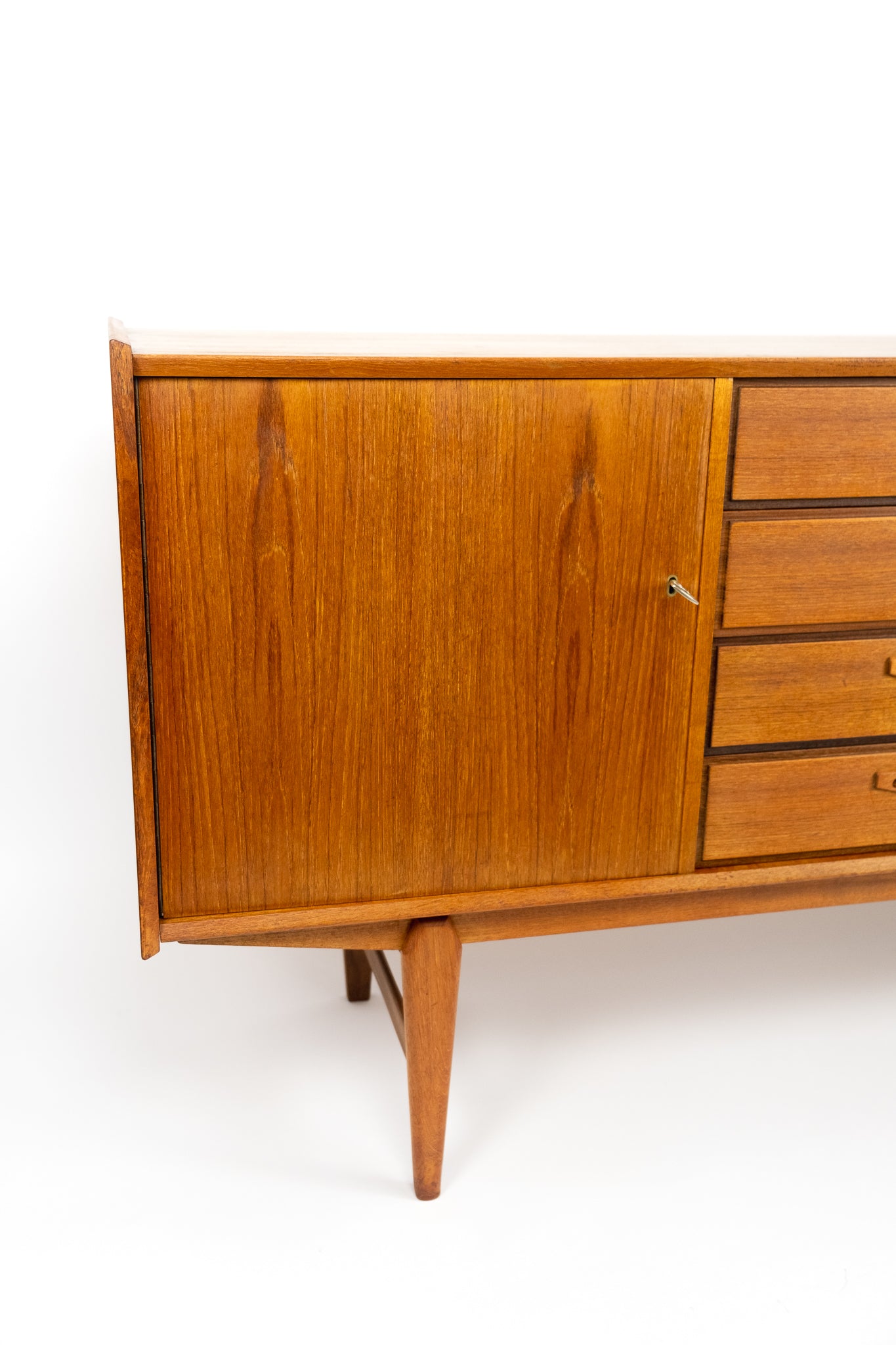 Vintage Dressoir O.M.F.