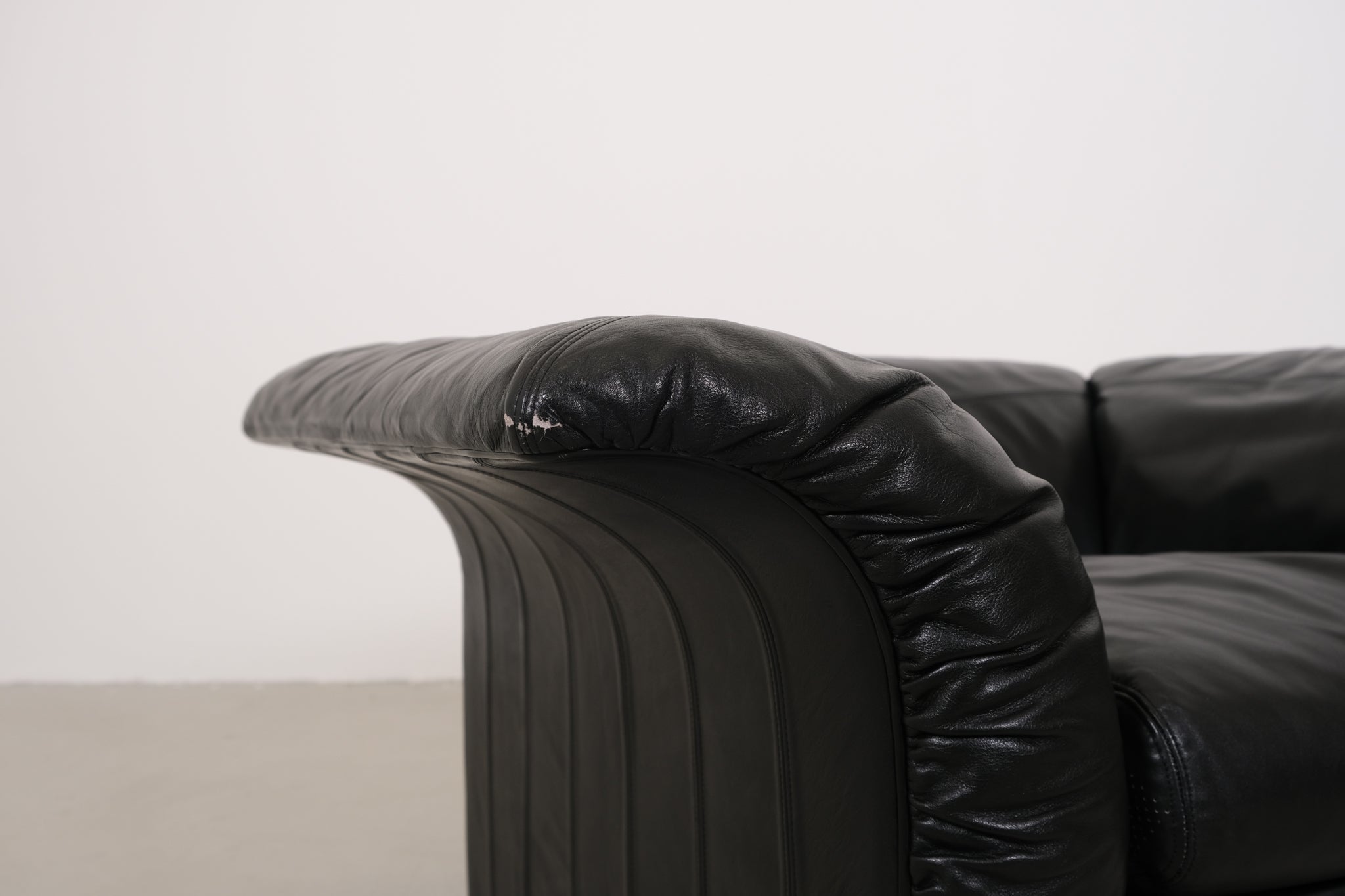 Black Leather Lounge Chair by Poltrona Frau