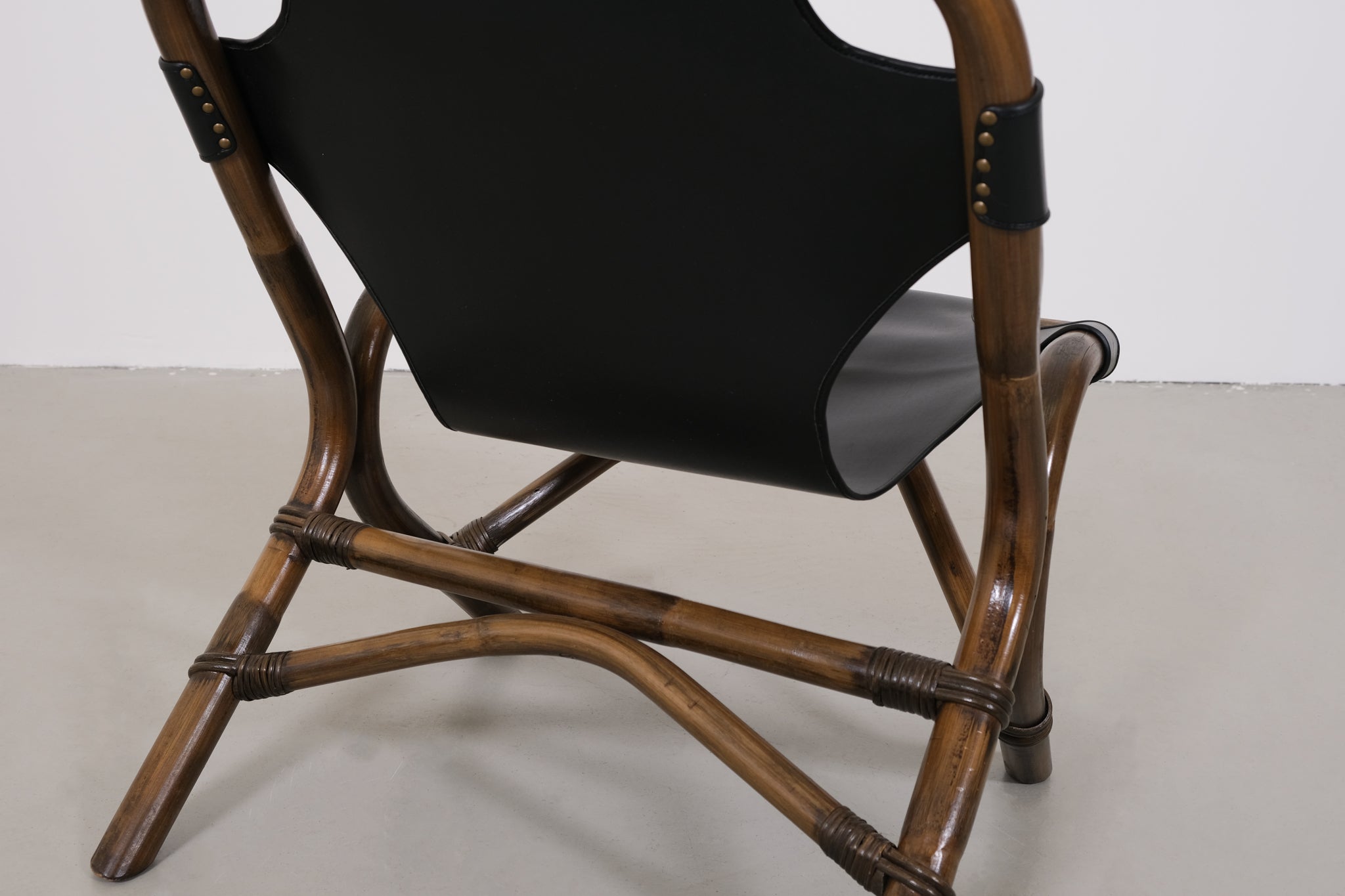 Vintage rattan chair with skai seat