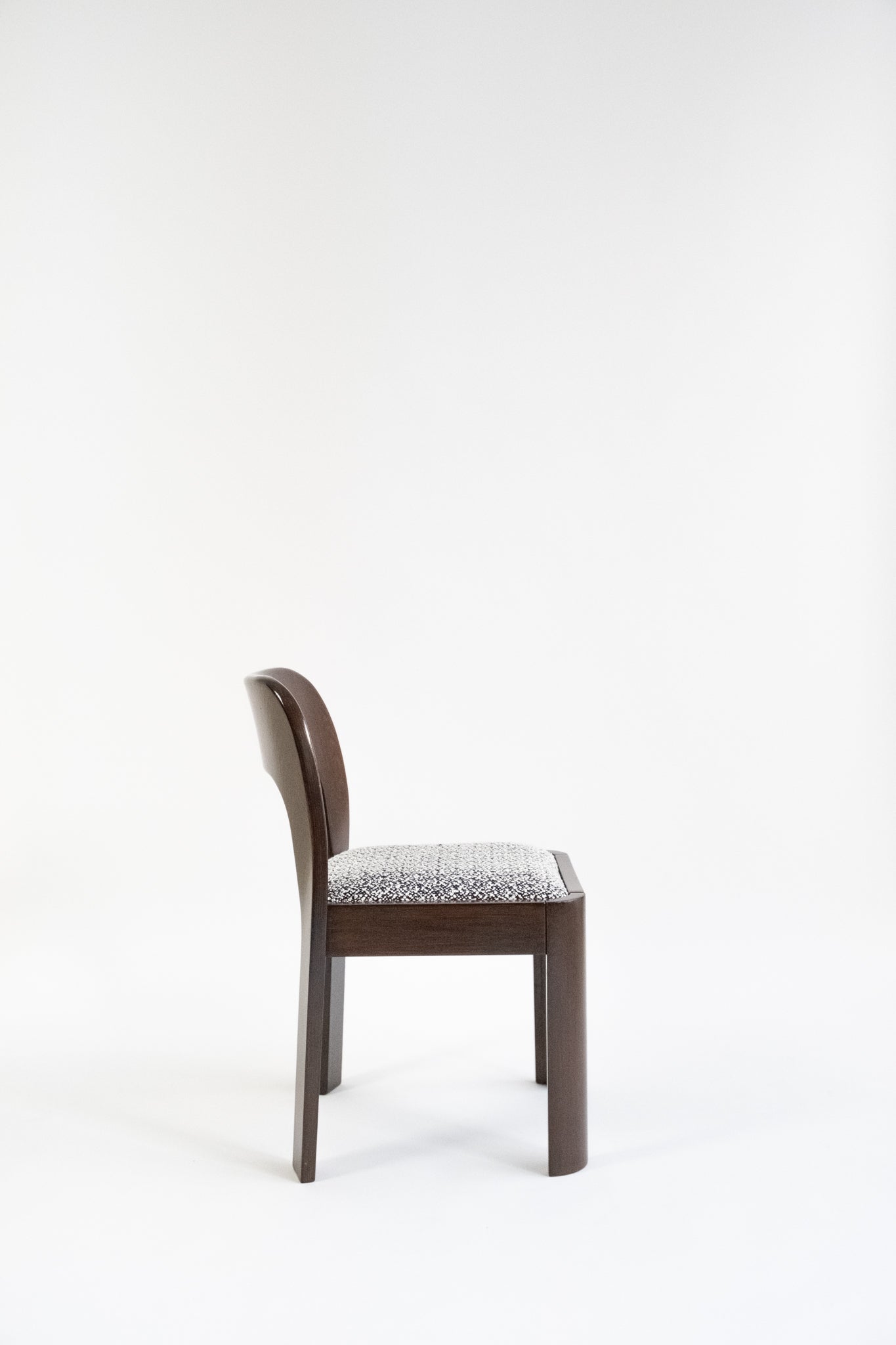 Brutalist eetset met 6 stoelen