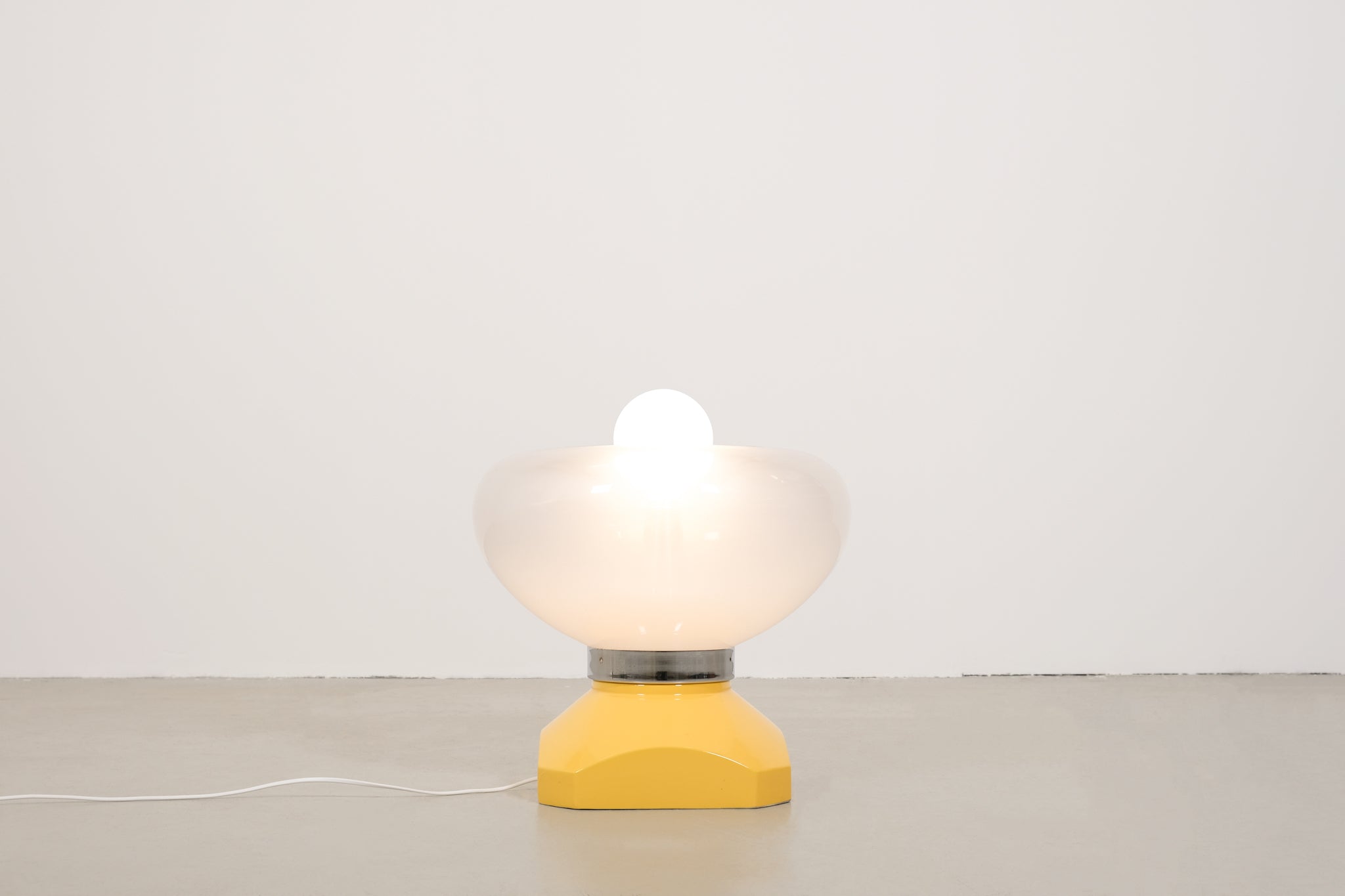 Yellow Italian space age lamp