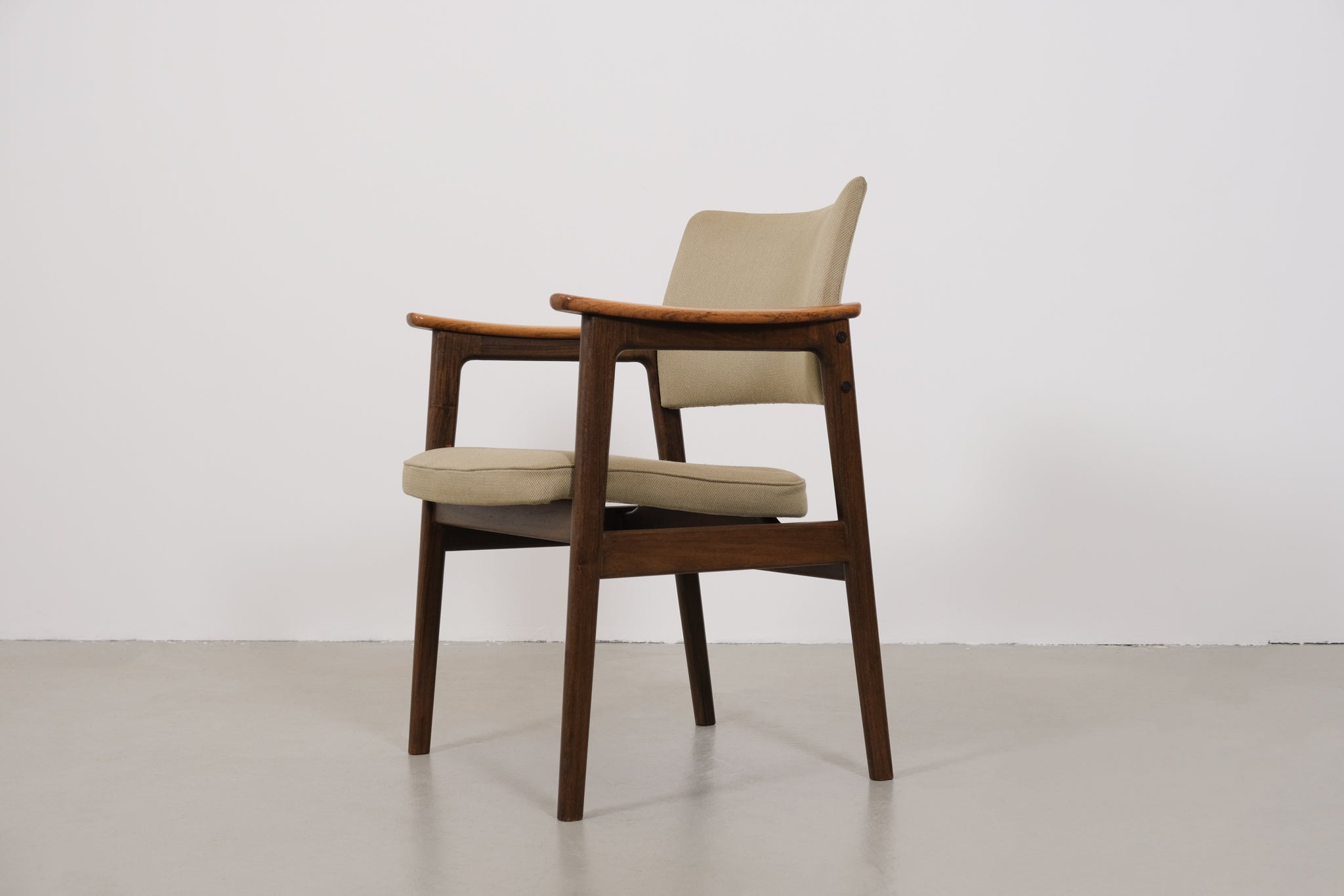 Erik Kirkegaard for Hong Stolefabrik chairs 