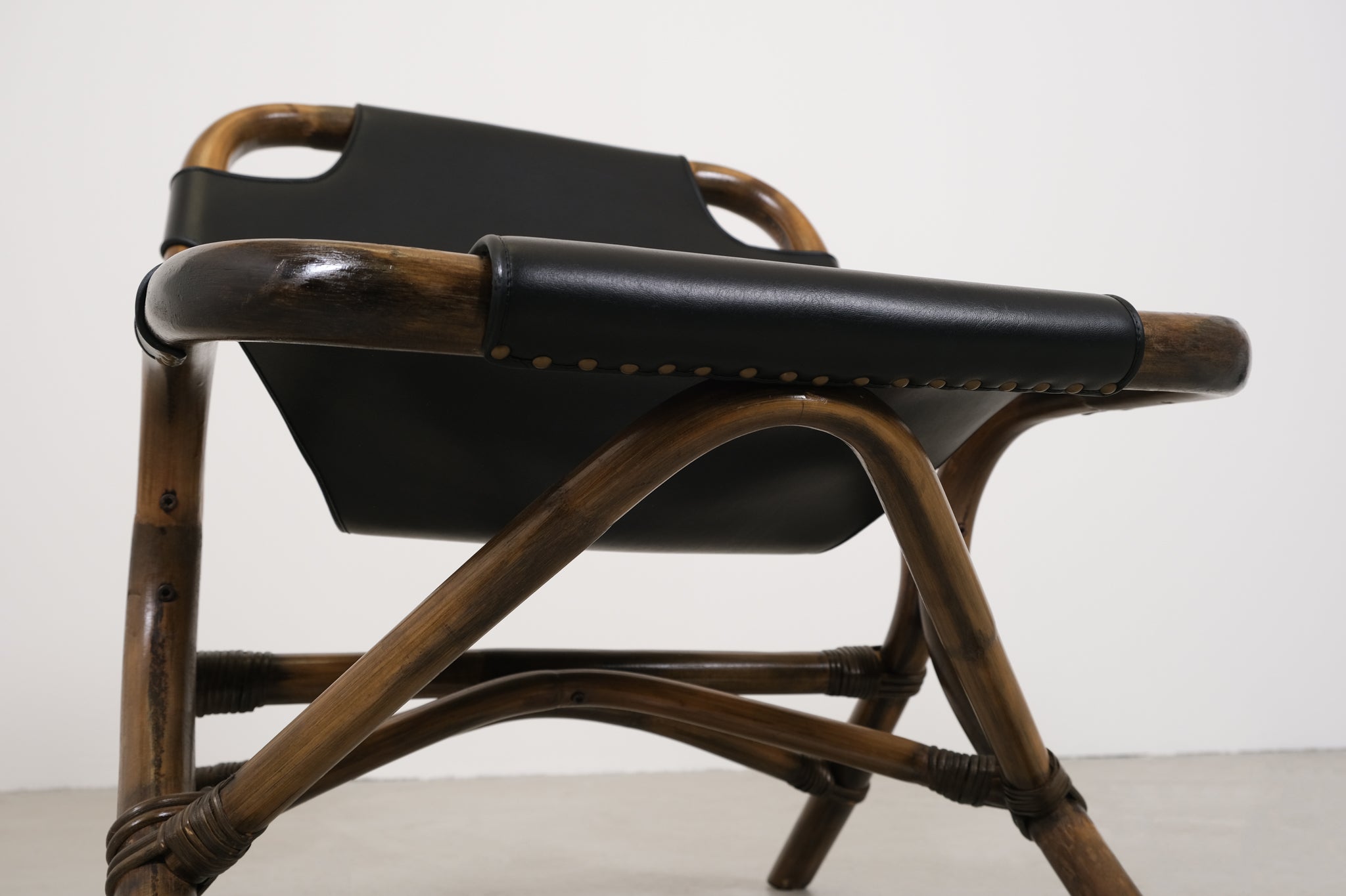 Vintage rattan chair with skai seat