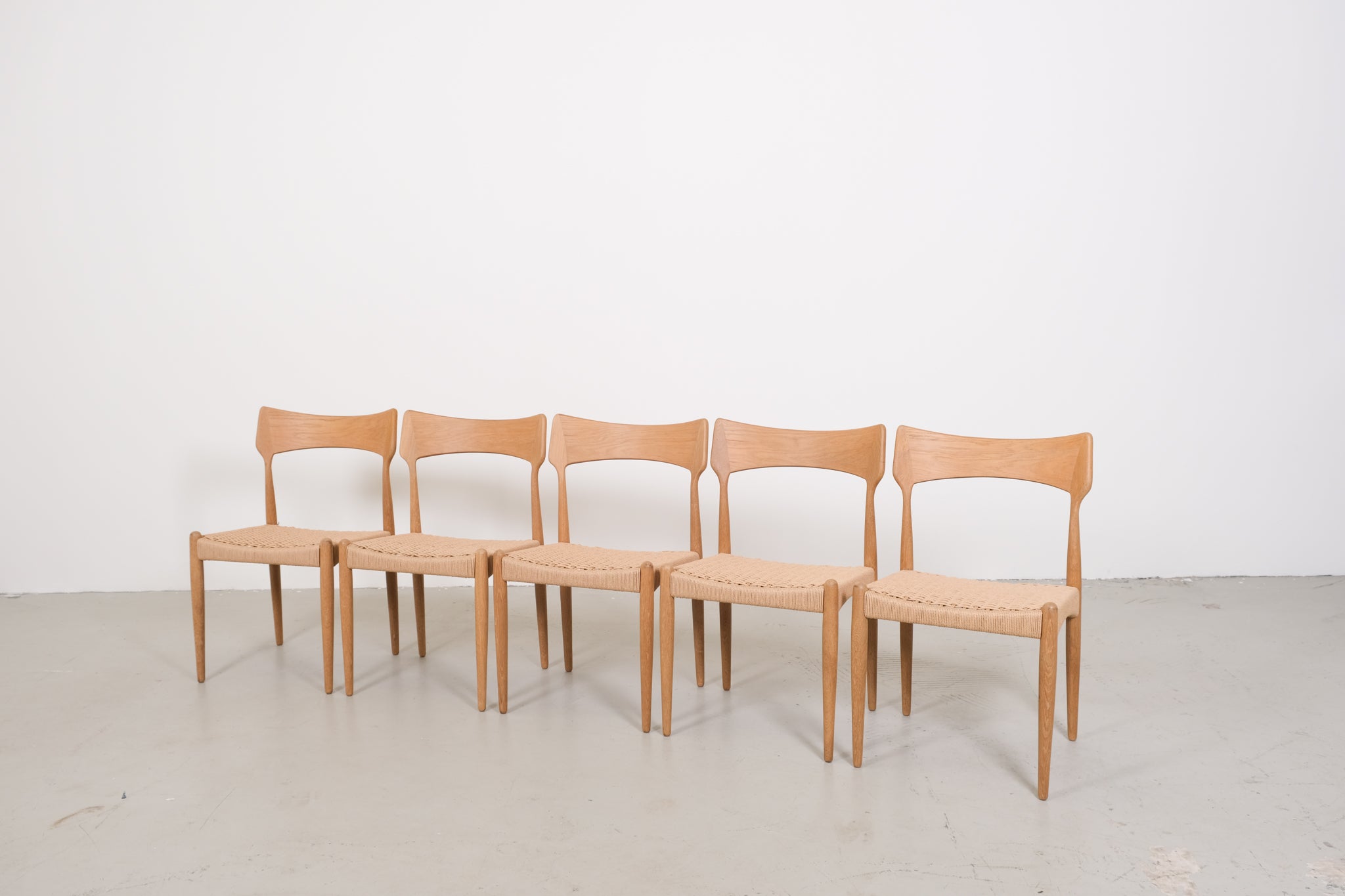 Bernhard Pedersen & Søn dining chairs model 142 - set of 5