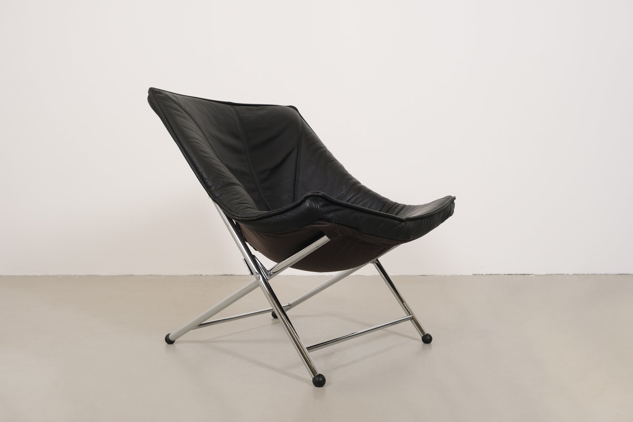 Leather lounge chair by Teun van Zanten for Molinari