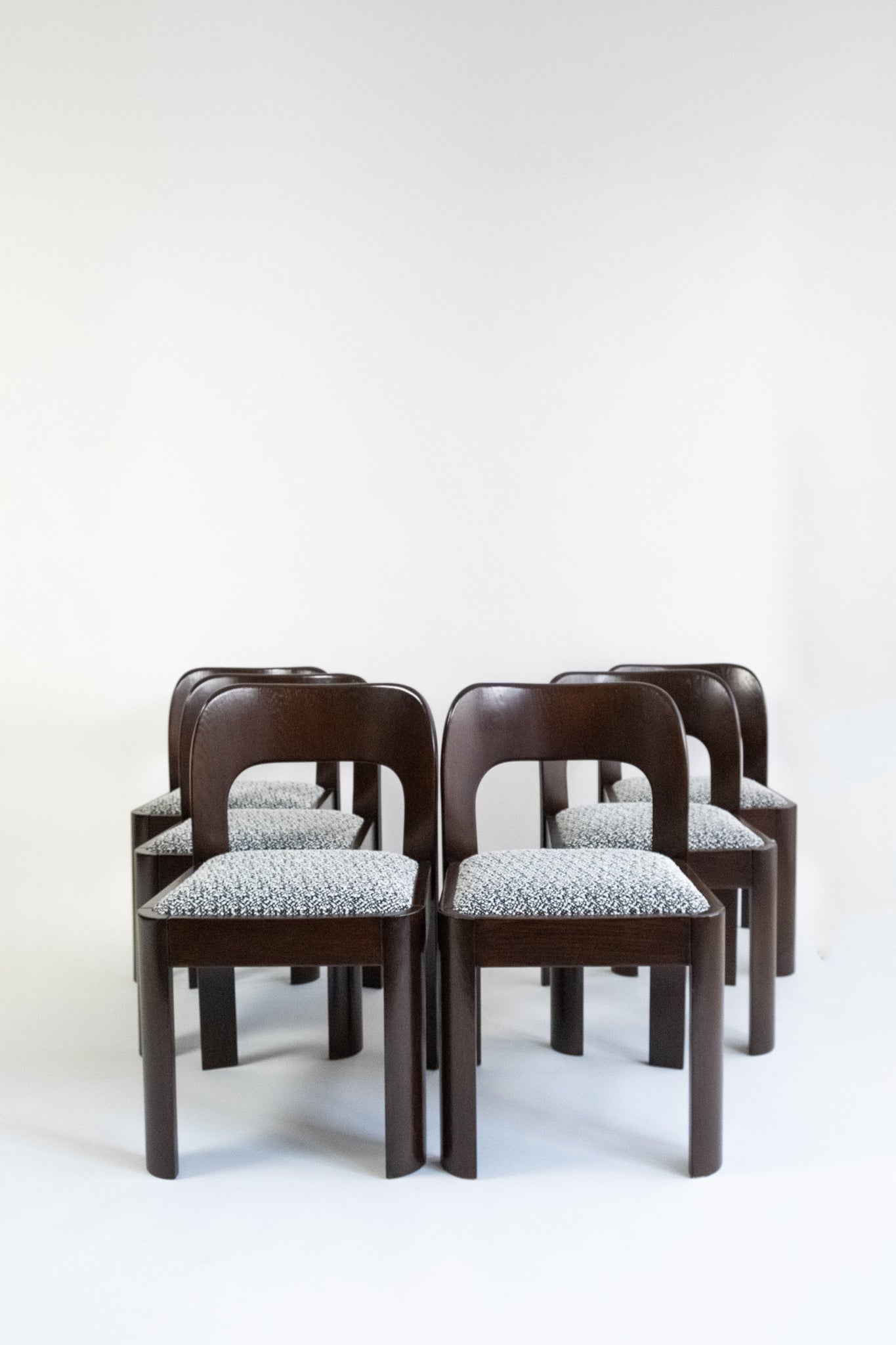 Brutalist eetset met 6 stoelen