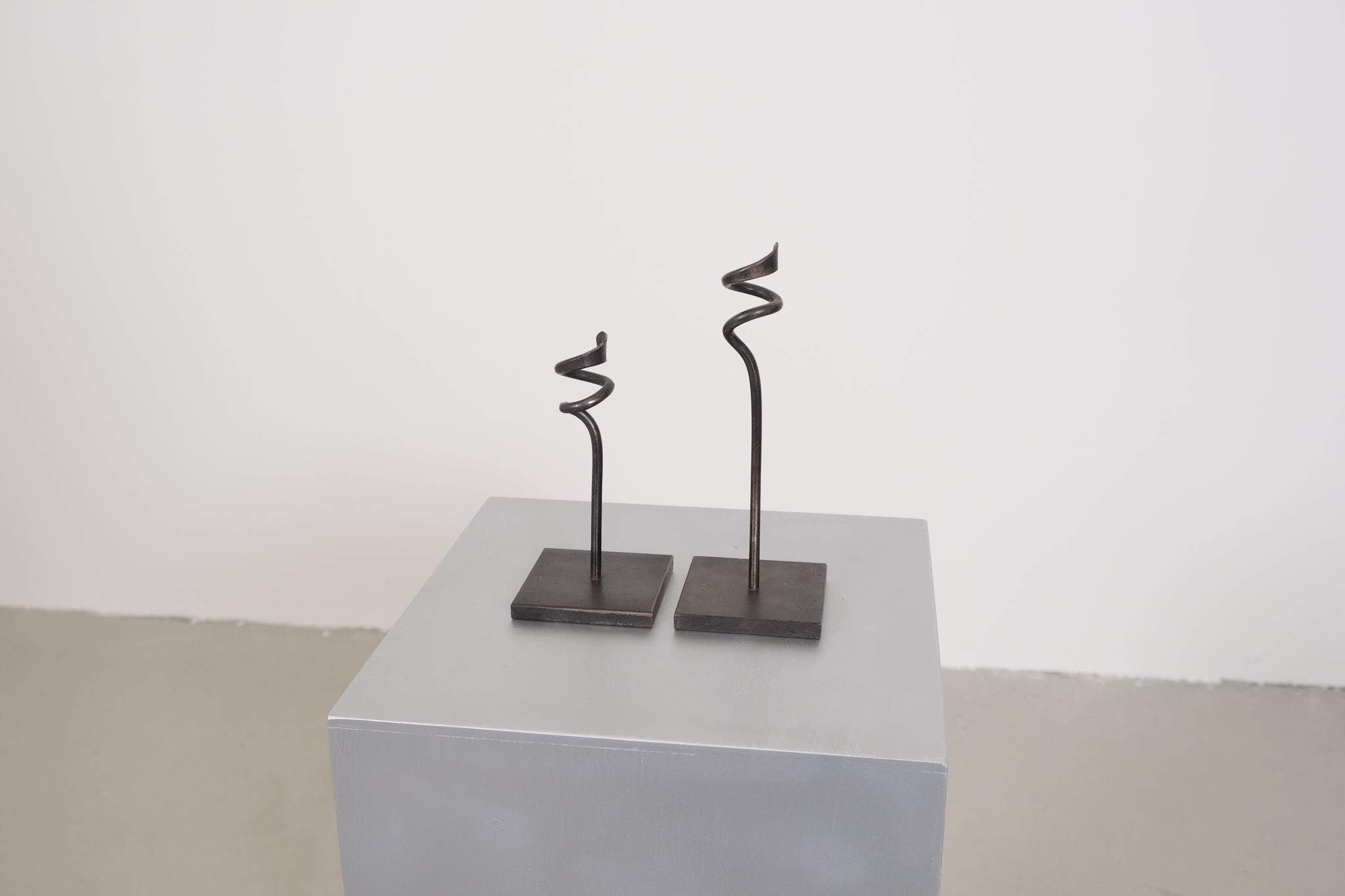 Abstract spiral metal candlesticks set