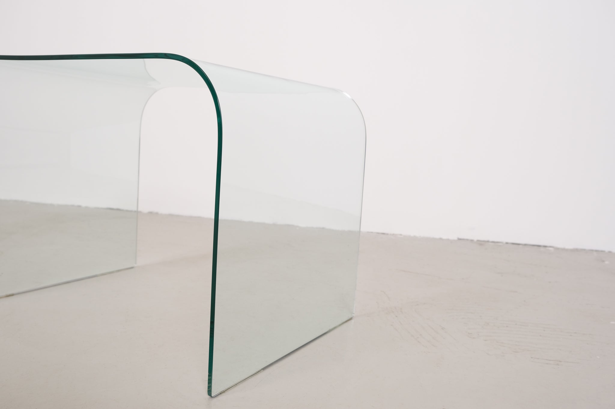 Glass waterfall table