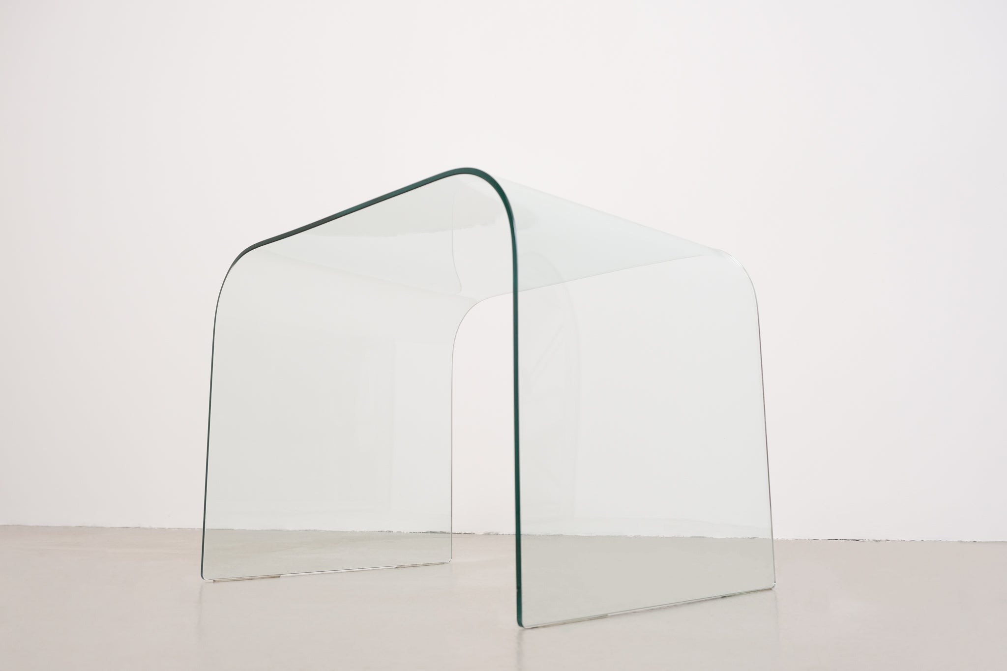 Glass waterfall table