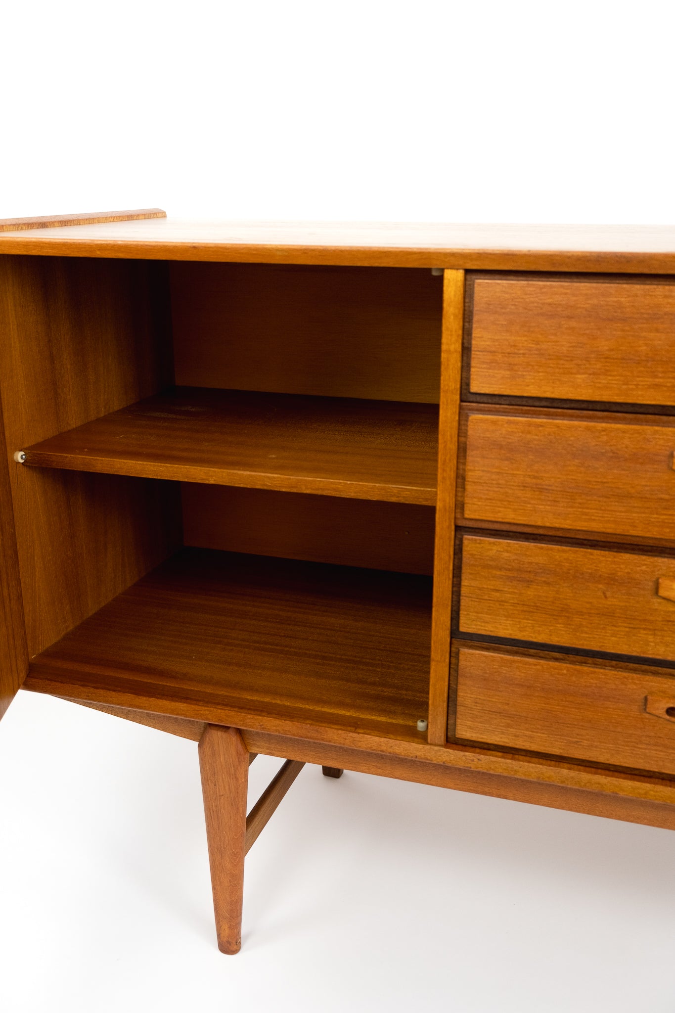 Vintage Dressoir O.M.F.