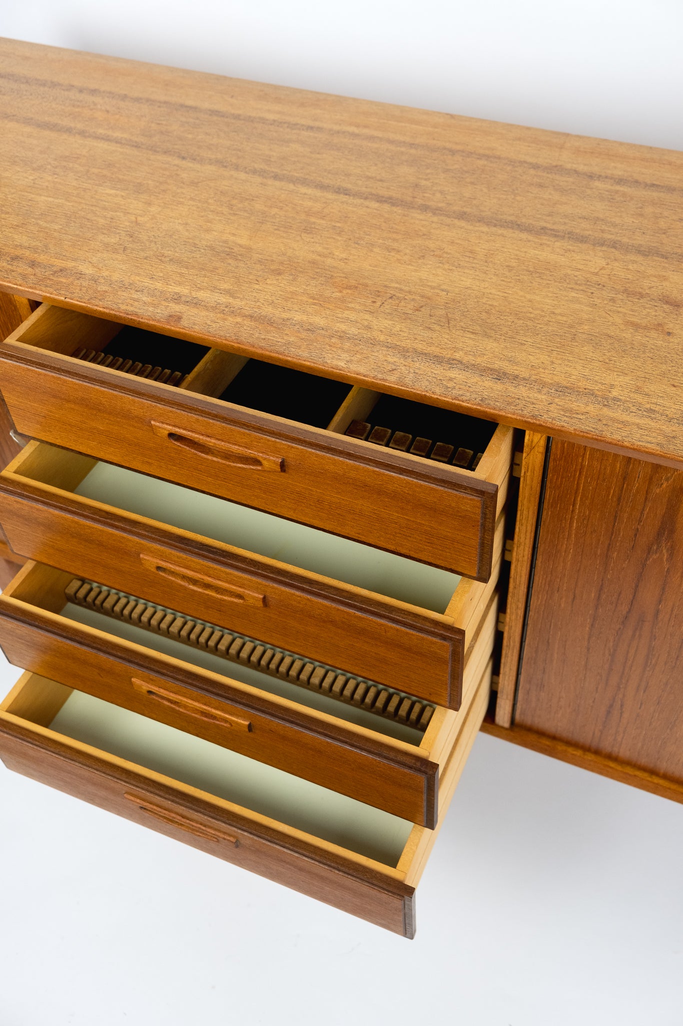 Vintage Dressoir O.M.F.